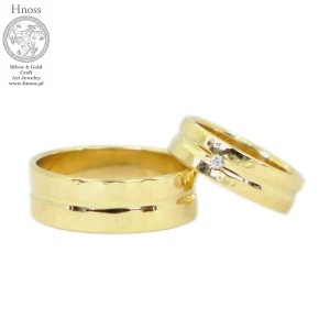 Złote obrączki ślubne z brylancikiem