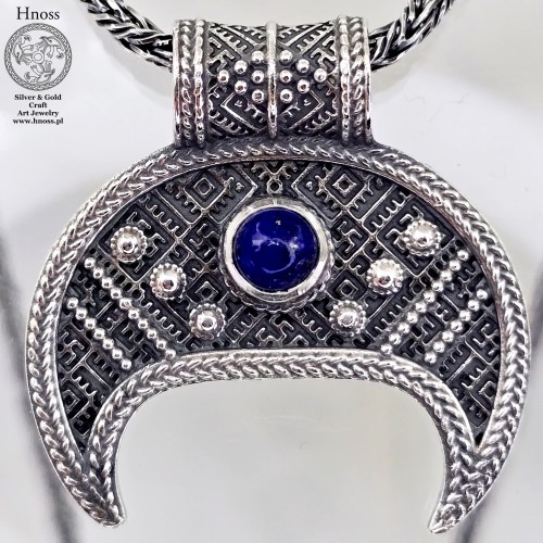 Srebrny naszyjnik Lunula z Lapis lazuli z Hnoss Silver Craft