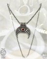 Naszyjnik Srebrny Lunula z Granatem Fasetowanym z Hnoss Silver Craft