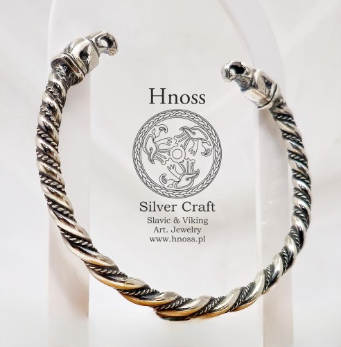 Kruki srebrny amulet bransoleta II z Pracowni Złotniczej Hnoss Silver Craft