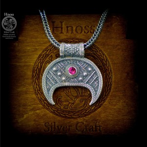 Lunula srebrny amulet naszyjnik z Turmalinem fasetowanym