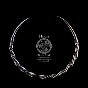 Lunula srebrny amulet skręcana bransoleta igłowa (1)
